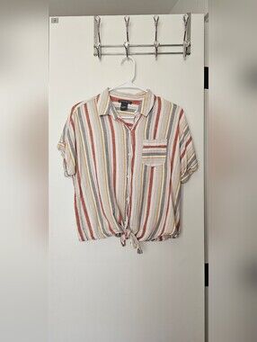 Short-Sleeve Bottom Tie-Front Stripe Shirt